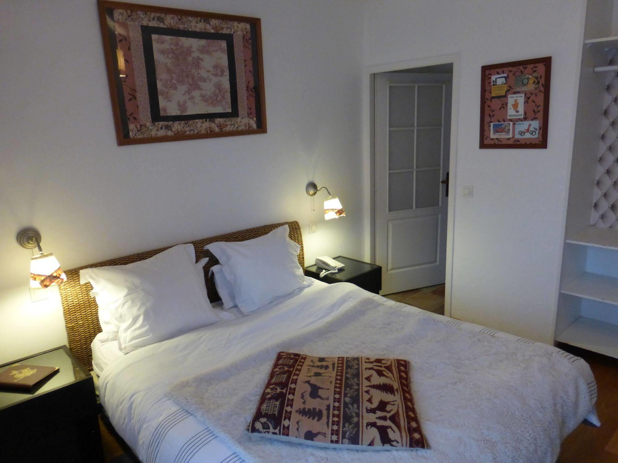Logis Hotel La Villa Boucicaut ชาลง-ซูร์-ซอน ภายนอก รูปภาพ